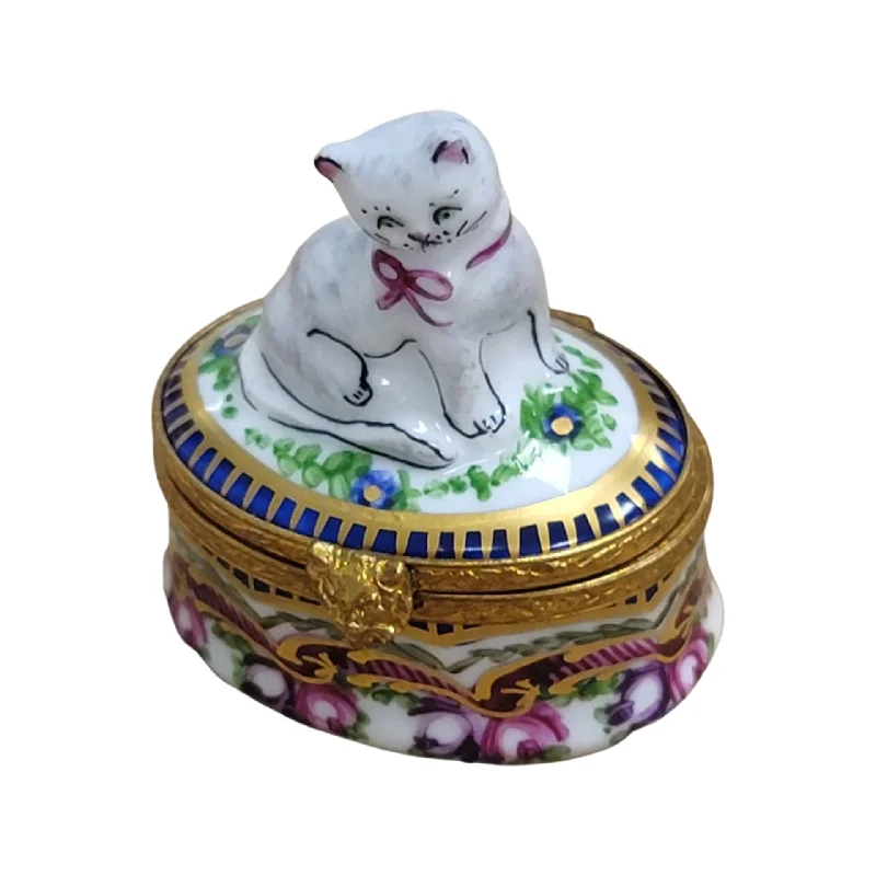 Cat on Sevre Roses Base