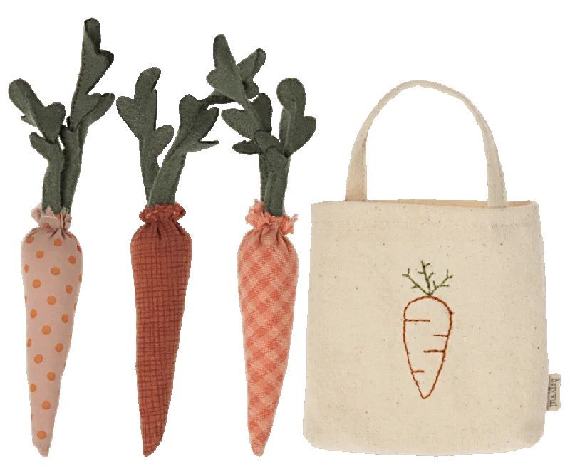 Maileg Carrots in Shopping Bag