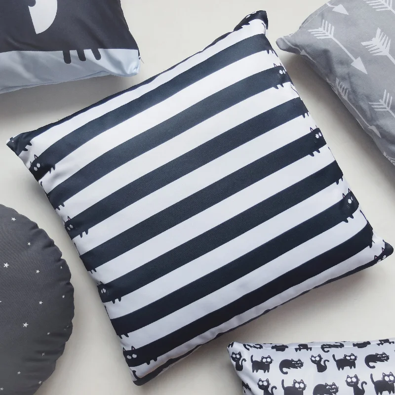 Decorative pillow Kitty Stripes